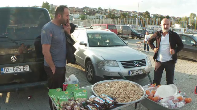 Semințe cărate cu roaba! Imagini rare din Kosovo, înainte de Ballkani - CFR Cluj_11