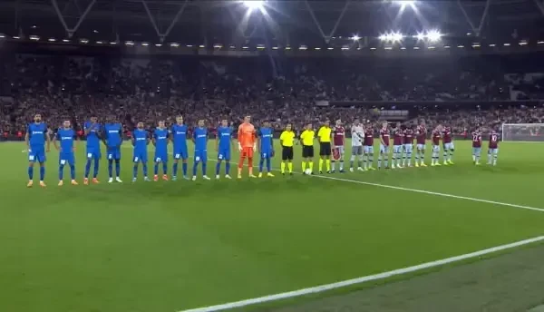 West Ham - FCSB | Momente emoționante &icirc;naintea fluierului de start &icirc;n ziua &icirc;n care Regina Elisabeta a II-a a murit