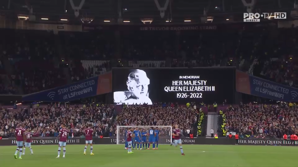 West Ham - FCSB | Momente emoționante înaintea fluierului de start în ziua în care Regina Elisabeta a II-a a murit _5
