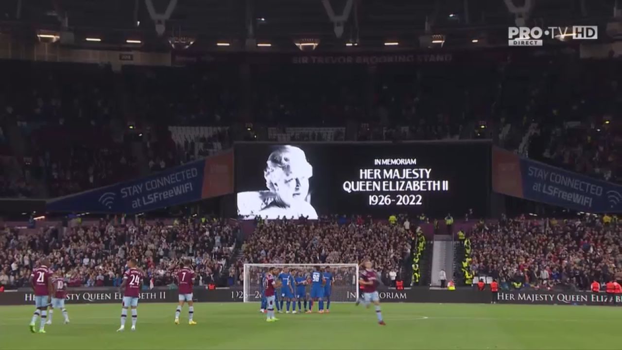 West Ham - FCSB | Momente emoționante înaintea fluierului de start în ziua în care Regina Elisabeta a II-a a murit _5