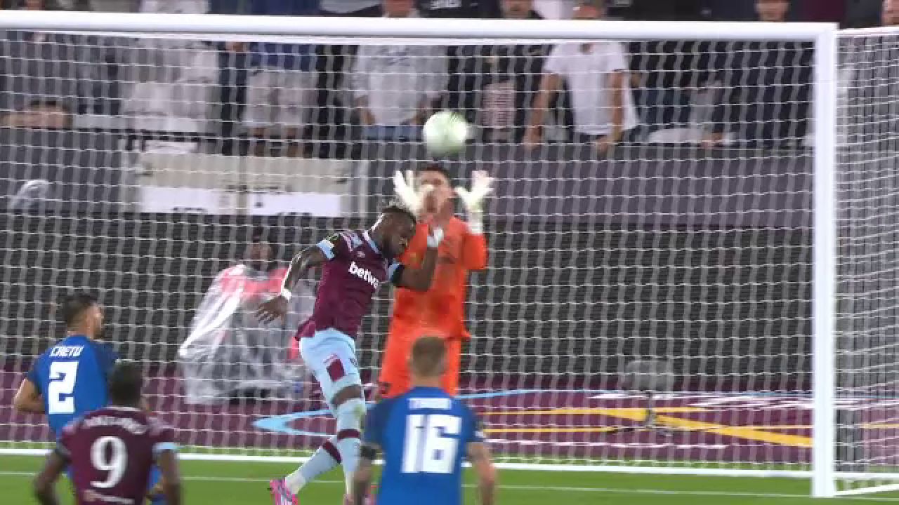 Comentatorii britanici, vehemenți după penalty-ul primit de West Ham contra lui FCSB_2