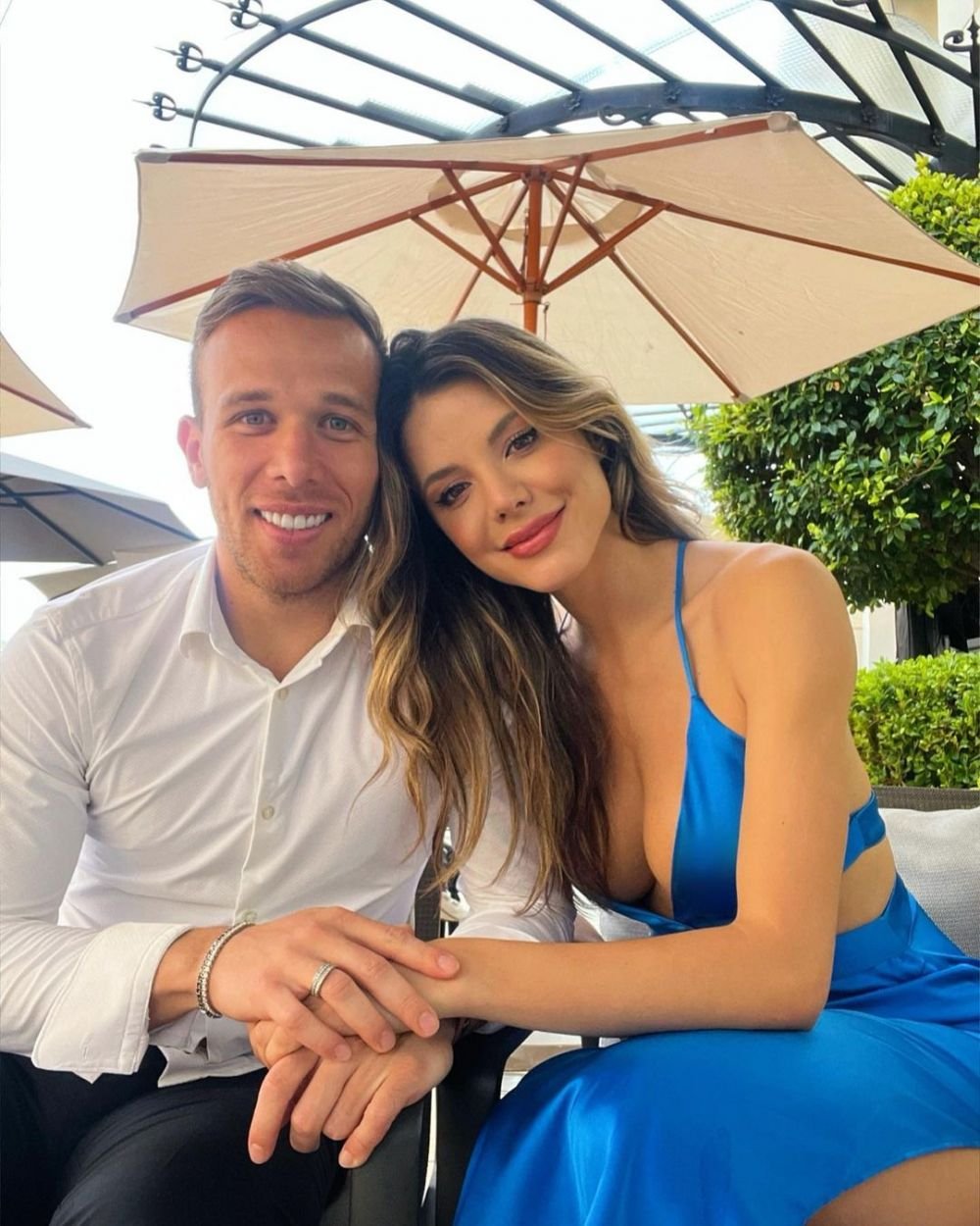 Iubita sexy a ultimului transfer de la FC Liverpool e as la poker! Cum poate arăta Carolina, medic dentist _15