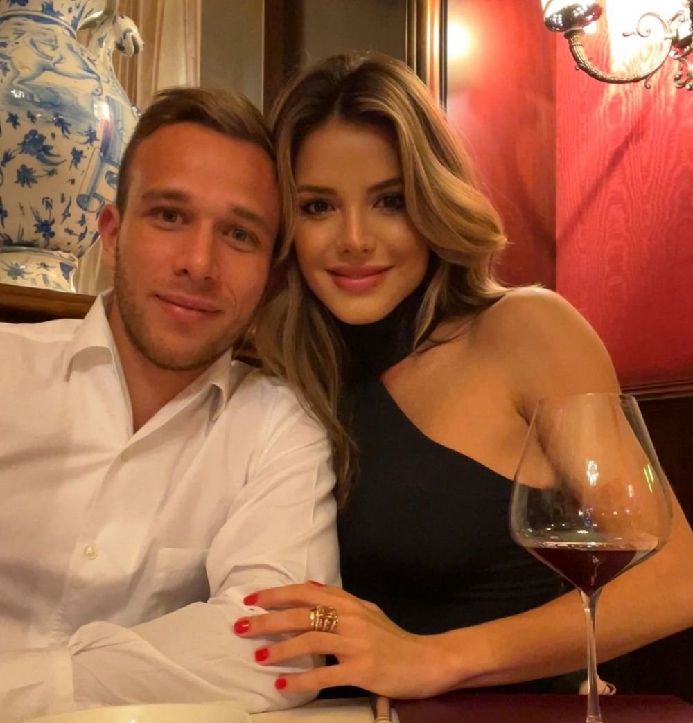 Iubita sexy a ultimului transfer de la FC Liverpool e as la poker! Cum poate arăta Carolina, medic dentist _27