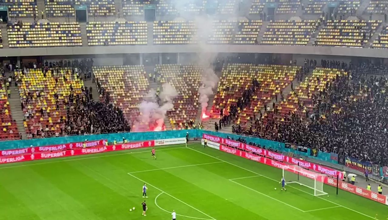 S-au încins spiritele înainte de derby-ul ligii secunde! Fanii dinamoviști și cei steliști, dueluri crâncene la stadion_5