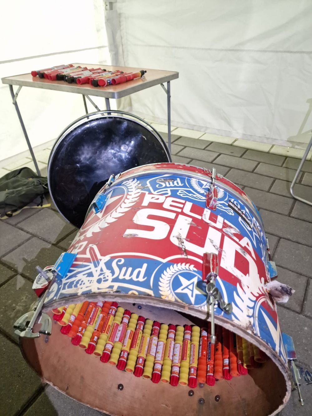 Ce au găsit jandarmii în toba unui fan de la CSA Steaua înaintea meciului cu Dinamo_5