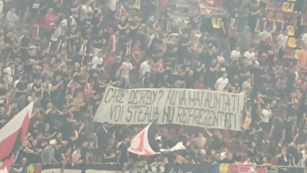 Dinamo - CSA Steaua | Ce bannere au afișat cele două galerii înaintea startului partidei din Liga 2_5