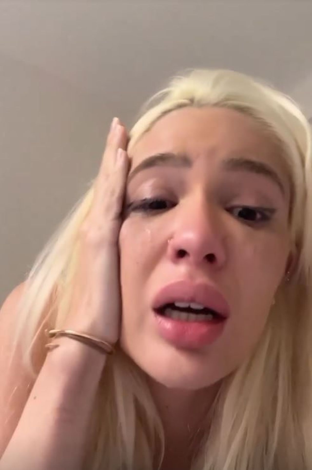 Și-a dat în judecată iubita pe care a părăsit-o înainte să nască! Blonda sexy e „distrusă” după decizia jucătorului de la Real Madrid_51