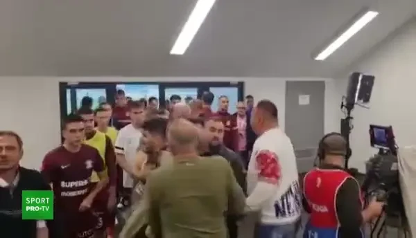 FCU Craiova - Rapid 1 - 0 | Incidente violente la finalul partidei