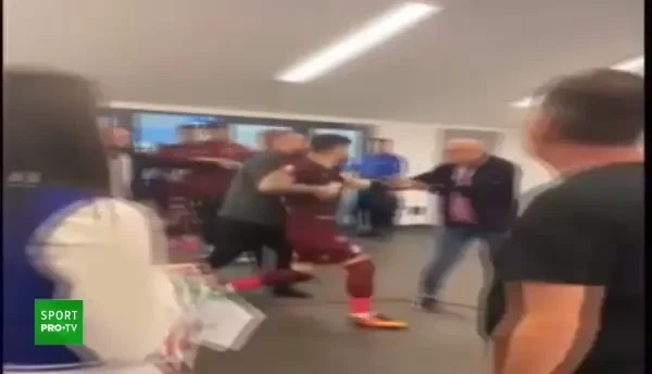 FCU Craiova - Rapid | Incidente la vestiare, după meci