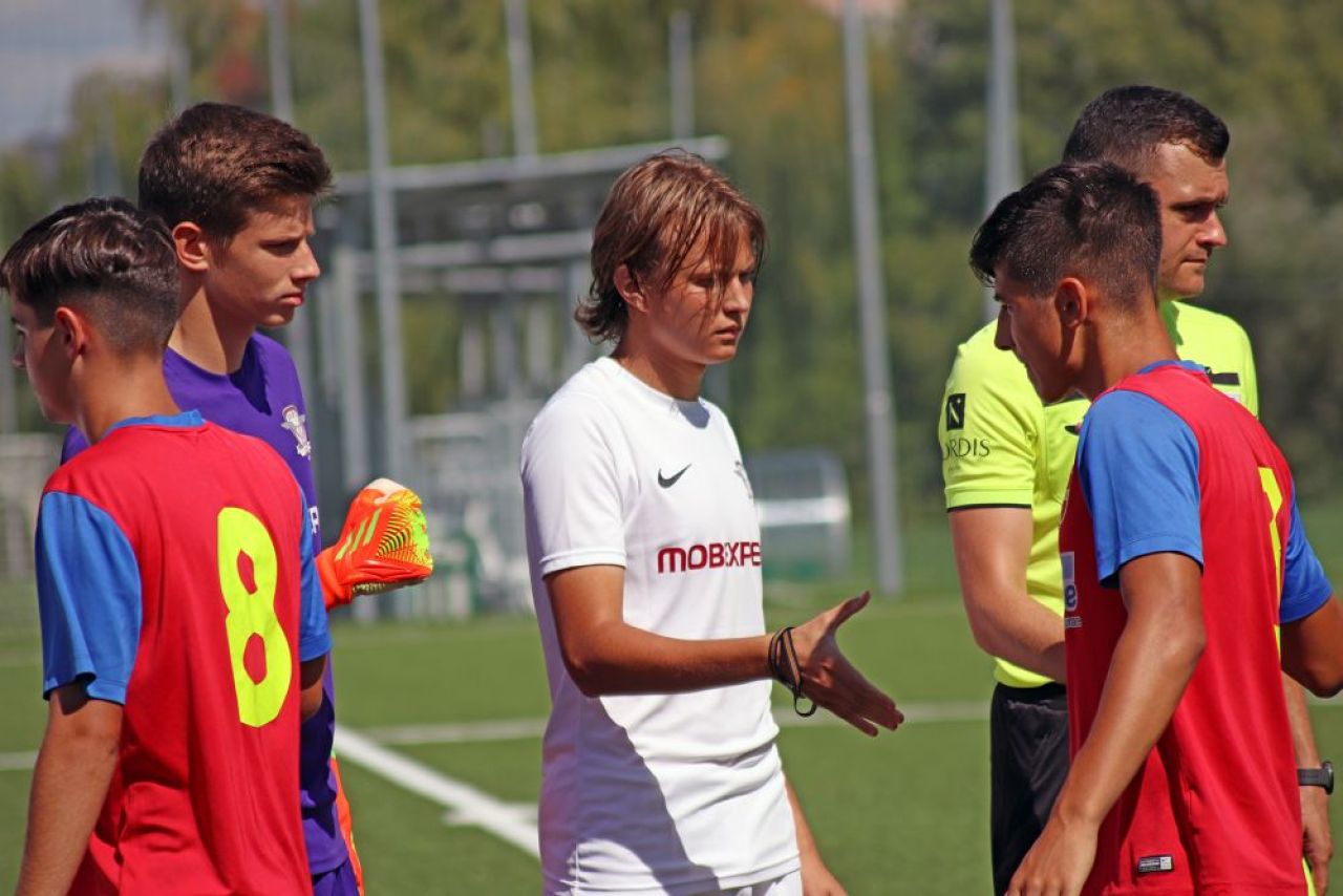 Cum s-a descurcat fiul lui Dan Șucu în derby-ul cu FCSB. Puștiul milionarului a fost căpitanul echipei U17 a Rapidului_4