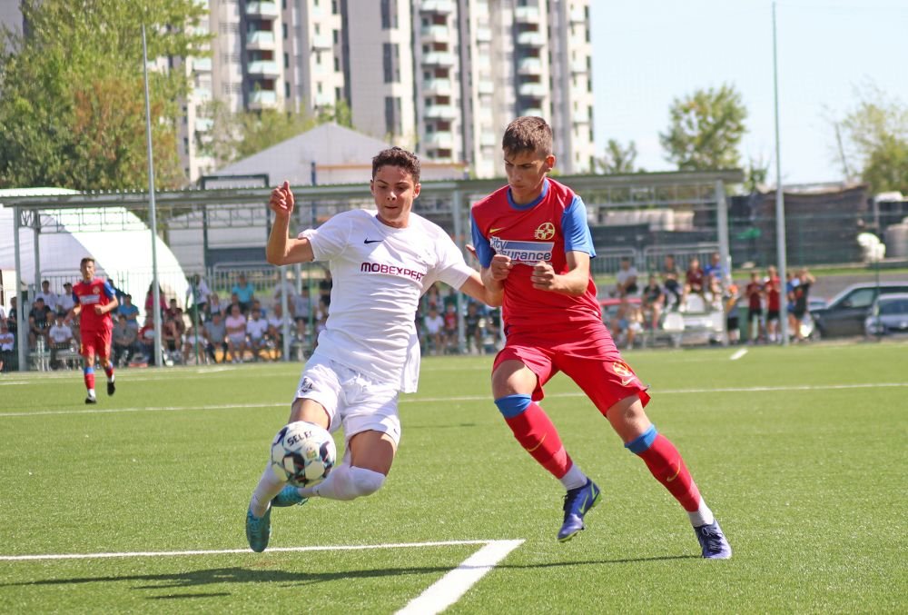 Cum s-a descurcat fiul lui Dan Șucu în derby-ul cu FCSB. Puștiul milionarului a fost căpitanul echipei U17 a Rapidului_8
