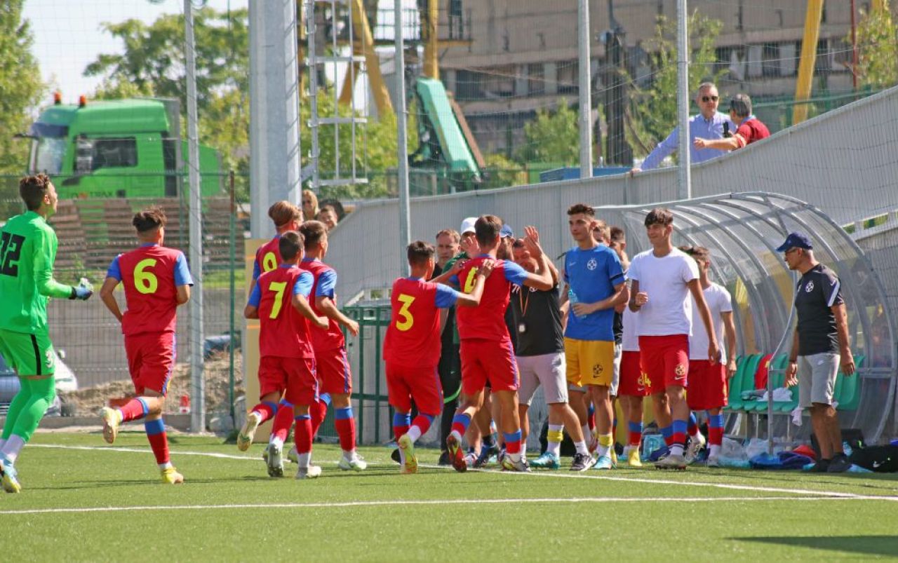 Cum s-a descurcat fiul lui Dan Șucu în derby-ul cu FCSB. Puștiul milionarului a fost căpitanul echipei U17 a Rapidului_10