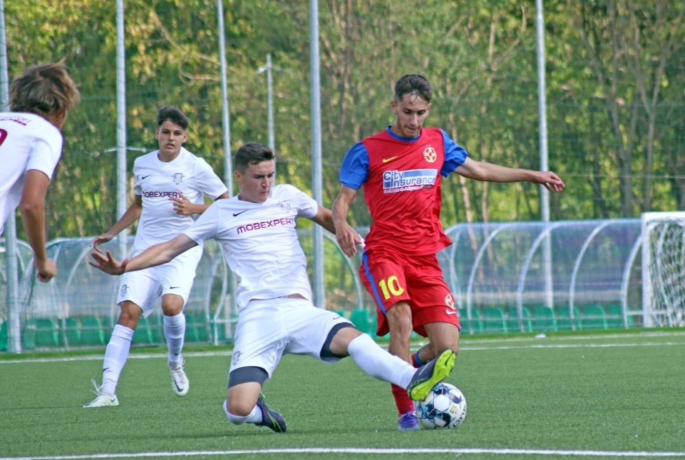 Cum s-a descurcat fiul lui Dan Șucu în derby-ul cu FCSB. Puștiul milionarului a fost căpitanul echipei U17 a Rapidului_11