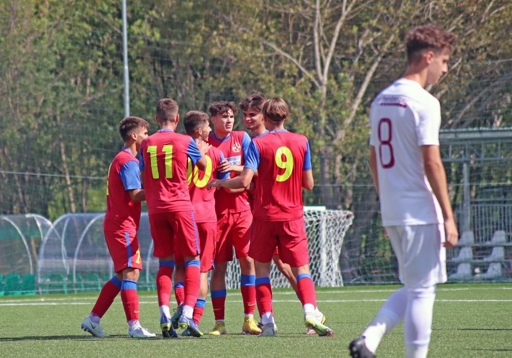 Cum s-a descurcat fiul lui Dan Șucu în derby-ul cu FCSB. Puștiul milionarului a fost căpitanul echipei U17 a Rapidului_13