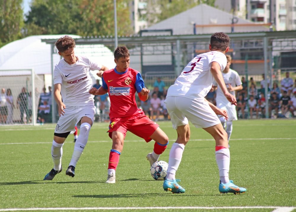 Cum s-a descurcat fiul lui Dan Șucu în derby-ul cu FCSB. Puștiul milionarului a fost căpitanul echipei U17 a Rapidului_15