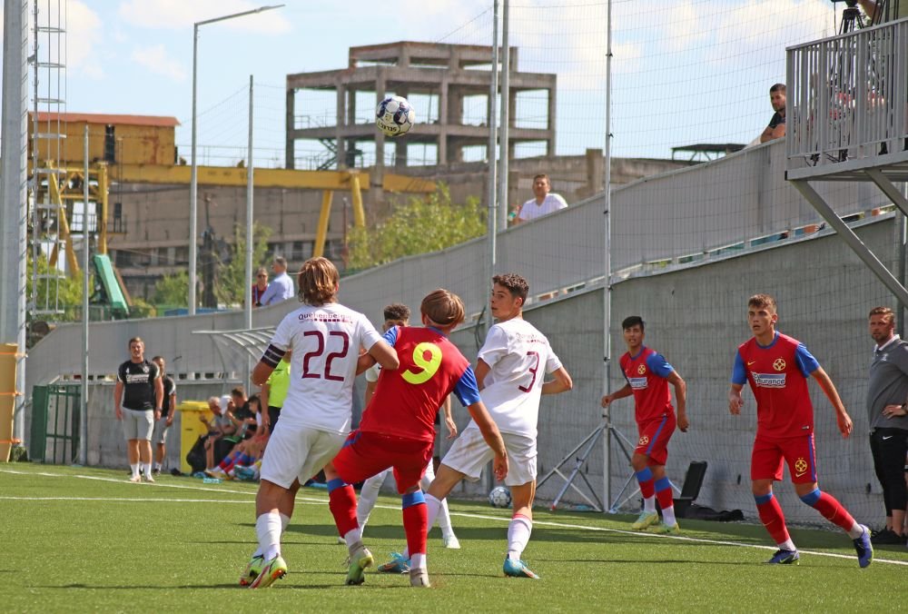 Cum s-a descurcat fiul lui Dan Șucu în derby-ul cu FCSB. Puștiul milionarului a fost căpitanul echipei U17 a Rapidului_16