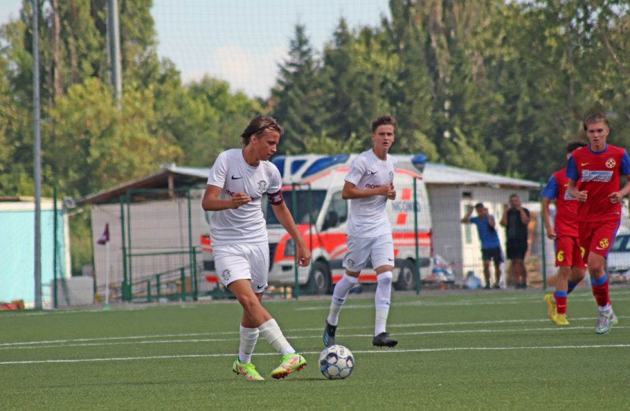 Cum s-a descurcat fiul lui Dan Șucu în derby-ul cu FCSB. Puștiul milionarului a fost căpitanul echipei U17 a Rapidului_17