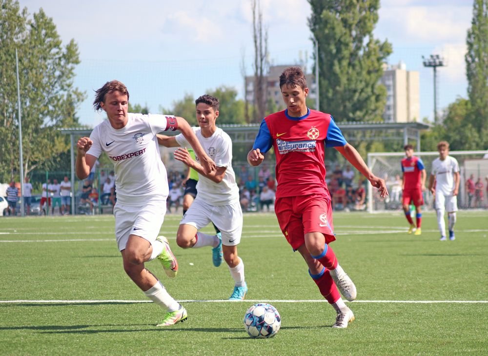 Cum s-a descurcat fiul lui Dan Șucu în derby-ul cu FCSB. Puștiul milionarului a fost căpitanul echipei U17 a Rapidului_23