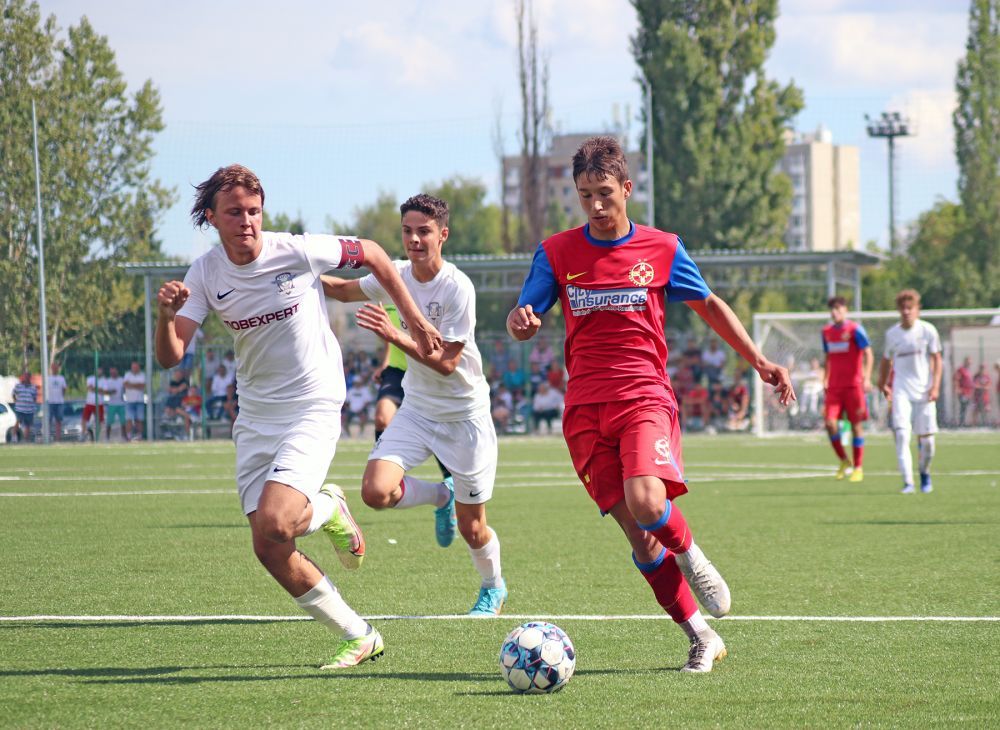 Cum s-a descurcat fiul lui Dan Șucu în derby-ul cu FCSB. Puștiul milionarului a fost căpitanul echipei U17 a Rapidului_23