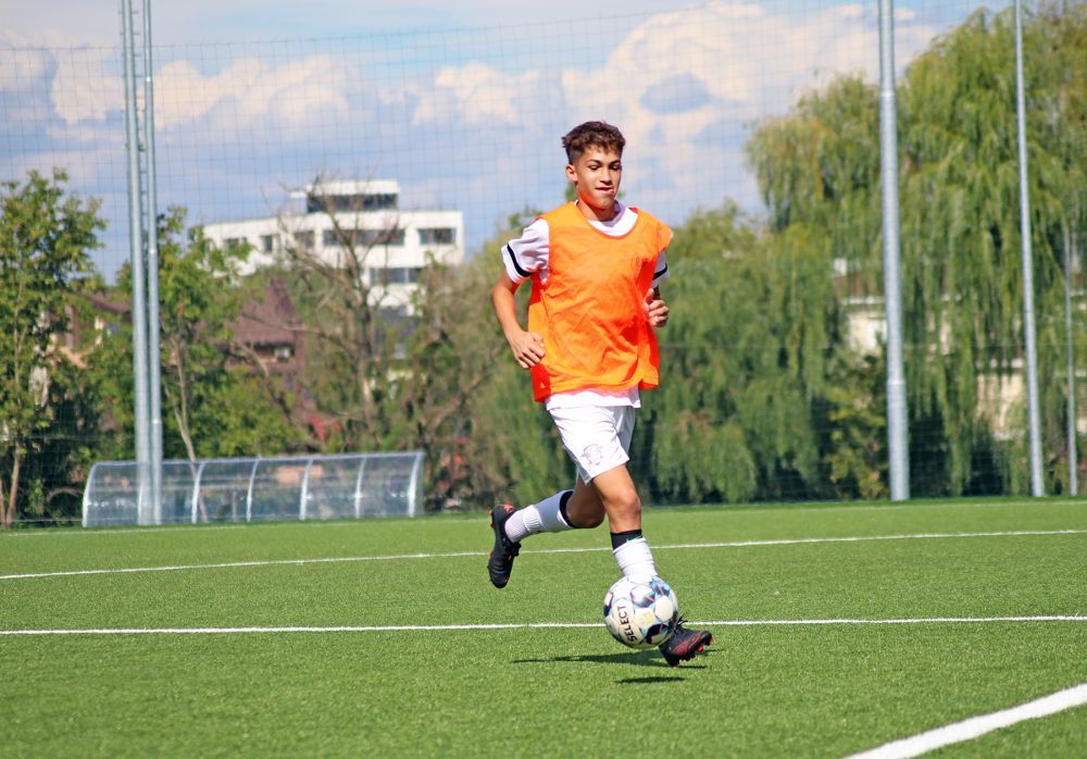 A jucat la PSG și așteaptă convocarea la naționala Turkmenistanului. Povestea globe-trotter-ului de la academia Rapidului_4