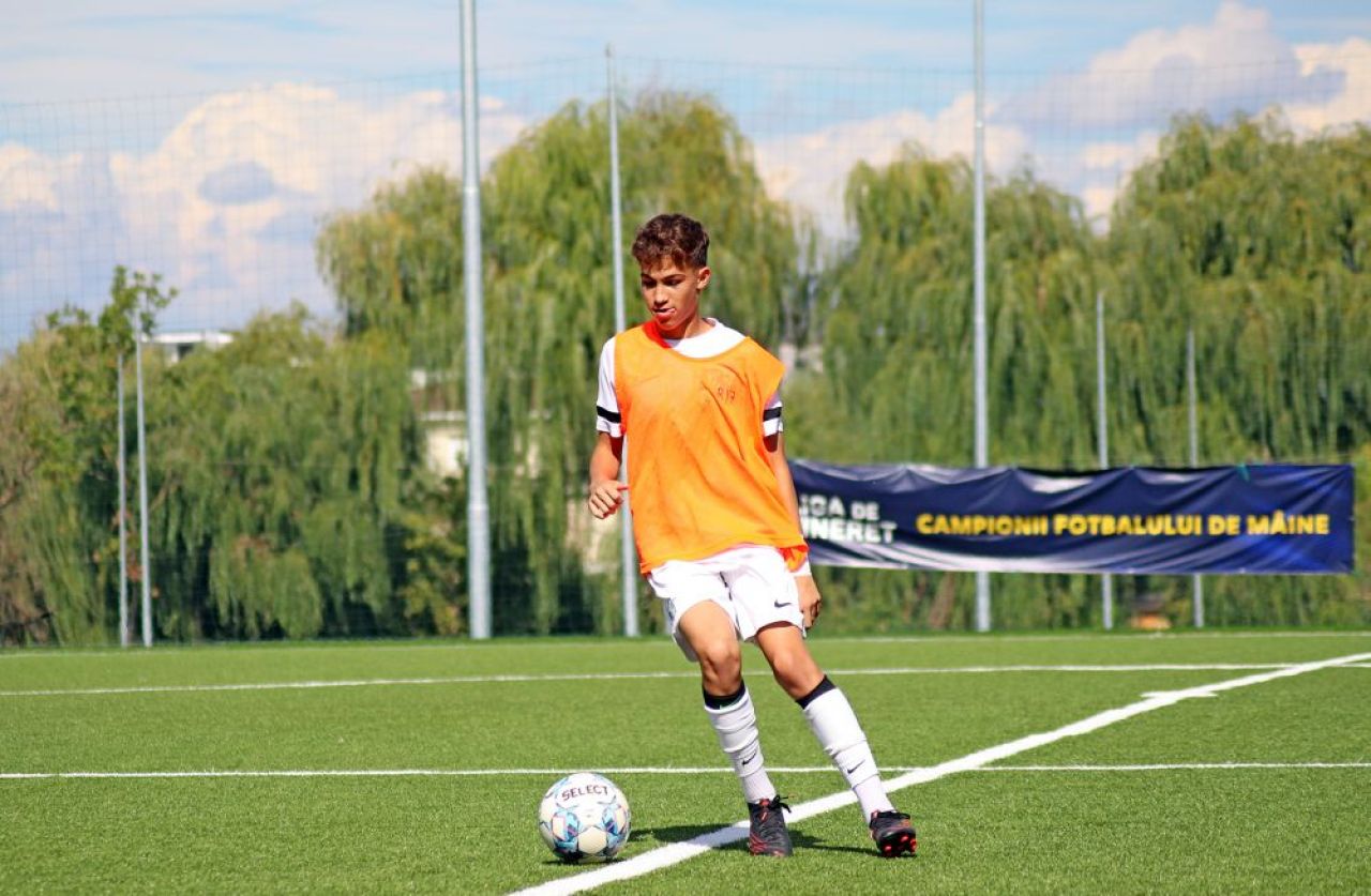 A jucat la PSG și așteaptă convocarea la naționala Turkmenistanului. Povestea globe-trotter-ului de la academia Rapidului_5