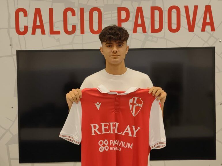 Al patrulea român plecat de la Fiorentina în această vară și-a găsit echipă. Tot în Italia!_1