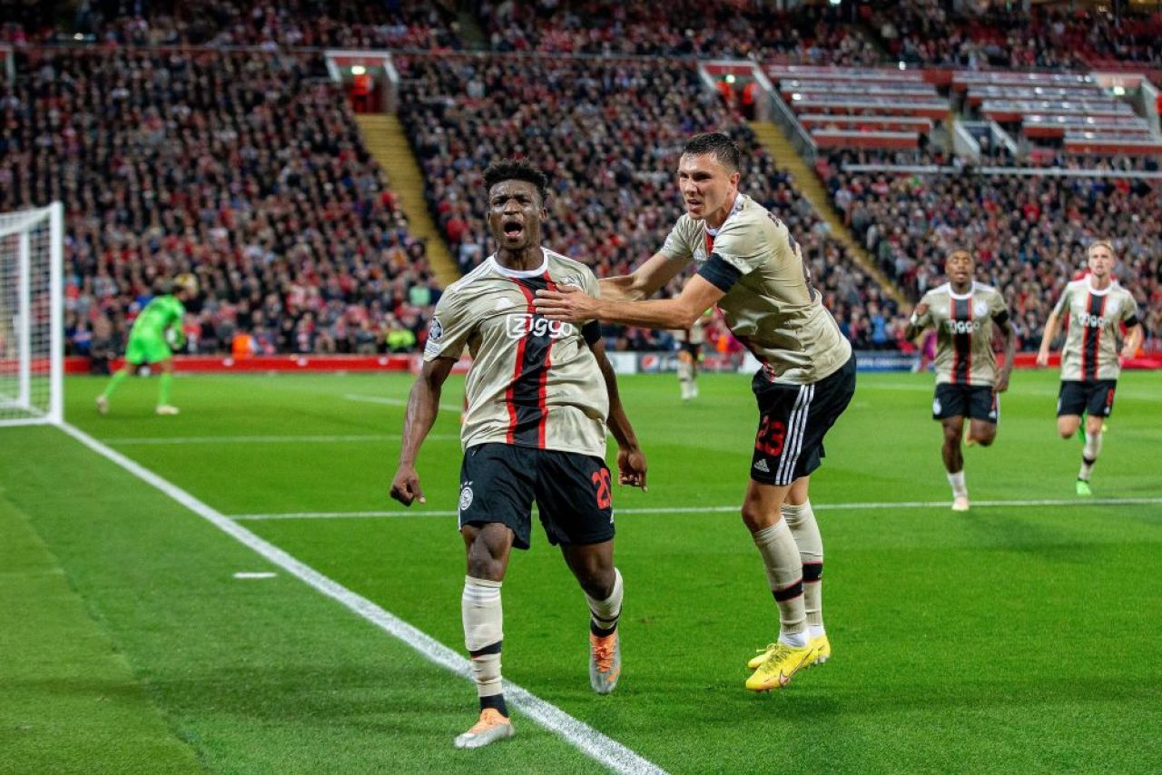 Perla lui Ajax, gol de generic contra lui Liverpool! Alisson și Virgil van Dijk n-au avut nicio șansă_3