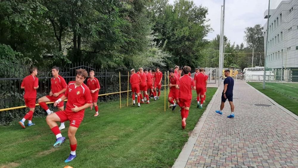 Naționala Moldovei speră să dea lovitura cu fotbaliști de la FCSB și Viitorul Darabani din Liga 3!
