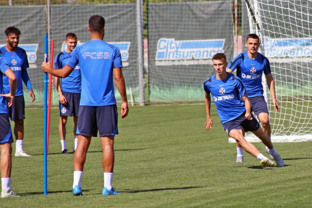 Au dat în mintea copiilor! Cum a adus Dică buna dispoziție la antrenamentul oficial dinaintea meciului cu Anderlecht_1