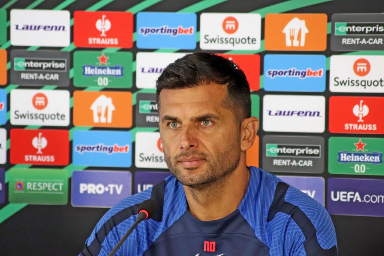 Amuletele lui Dică. Ce poartă antrenorul FCSB la mână, pentru a-i aduce noroc_3