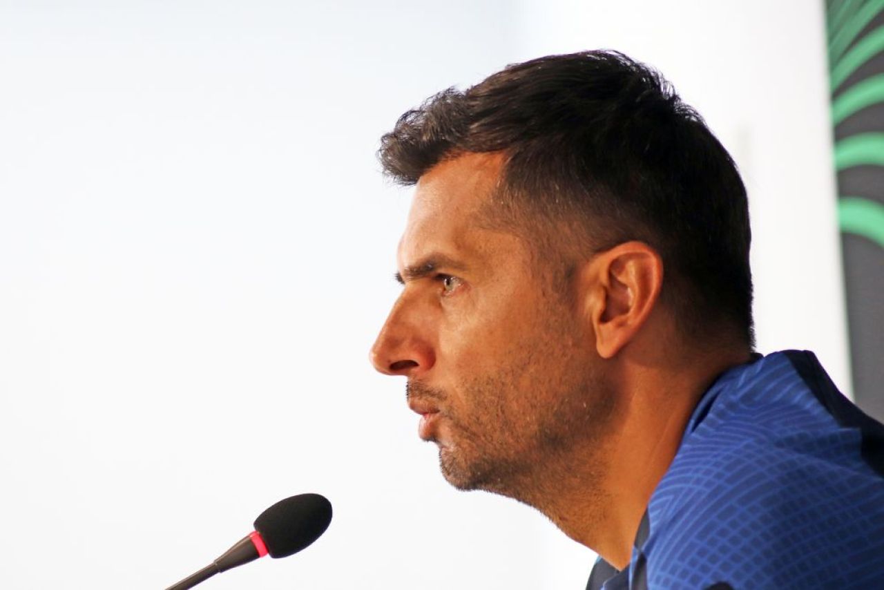 Amuletele lui Dică. Ce poartă antrenorul FCSB la mână, pentru a-i aduce noroc_5