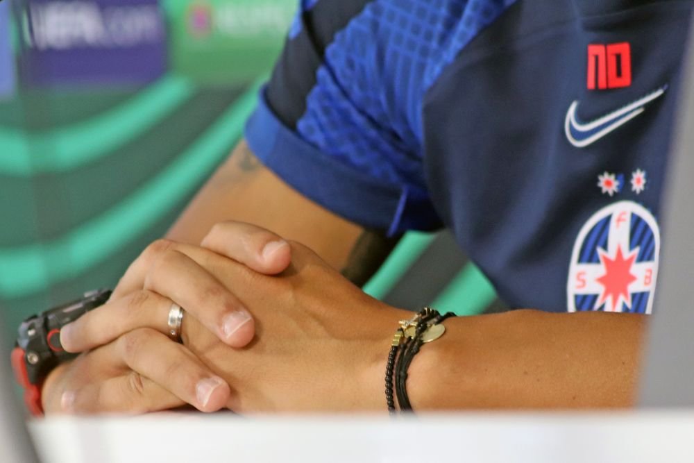 Amuletele lui Dică. Ce poartă antrenorul FCSB la mână, pentru a-i aduce noroc_6