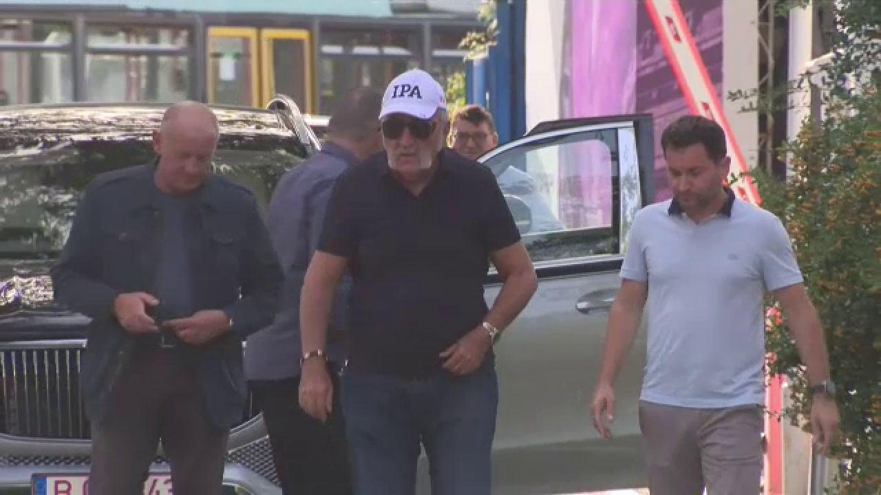 Parcul auto al lui Ion Țiriac s-a mărit! Nouă achiziție a omului de afaceri valorează cât un apartament de lux în București_5
