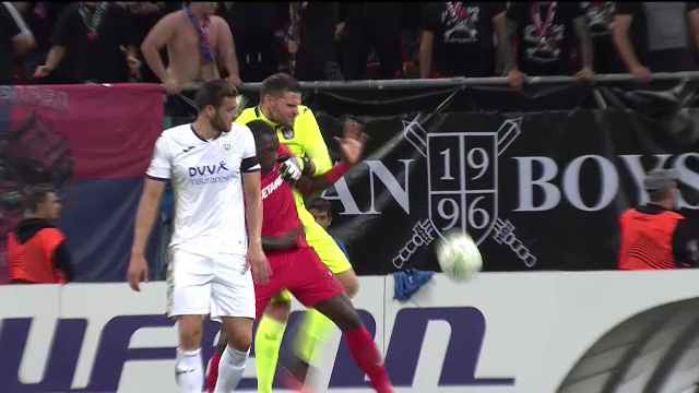 Arena Națională a erupt! Penalty refuzat lui FCSB contra lui Anderlecht, după ce Dawa a fost tras clar de portar_15