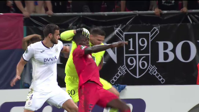 Arena Națională a erupt! Penalty refuzat lui FCSB contra lui Anderlecht, după ce Dawa a fost tras clar de portar_16