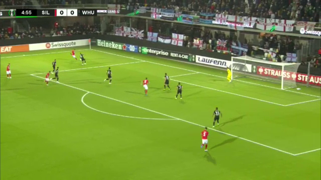 Silkeborg a înscris un gol fantastic împotriva lui West Ham. Londonezii au fost făcuți șah mat în propriul careu_5
