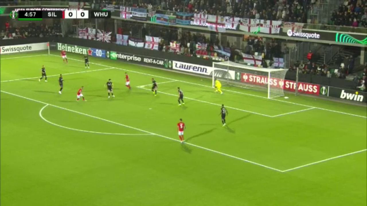 Silkeborg a înscris un gol fantastic împotriva lui West Ham. Londonezii au fost făcuți șah mat în propriul careu_7