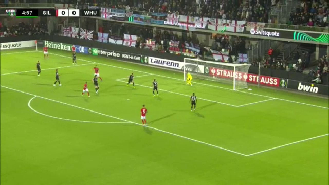 Silkeborg a înscris un gol fantastic împotriva lui West Ham. Londonezii au fost făcuți șah mat în propriul careu_9