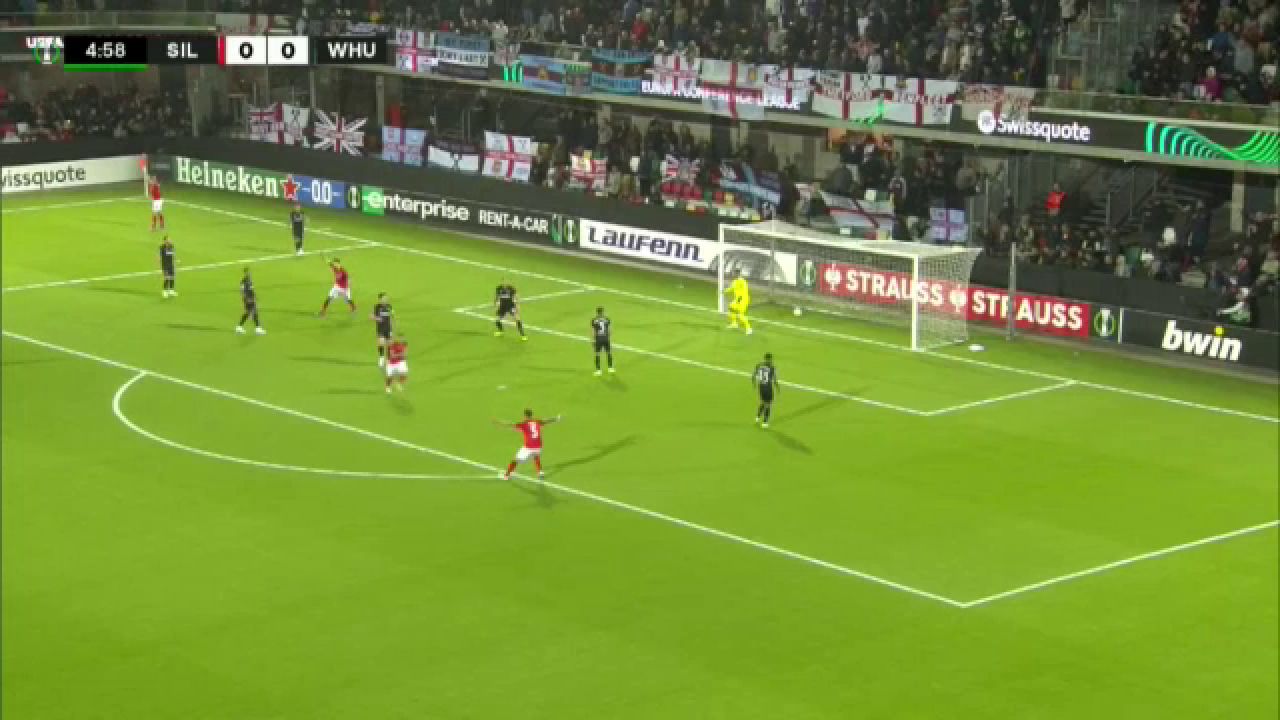 Silkeborg a înscris un gol fantastic împotriva lui West Ham. Londonezii au fost făcuți șah mat în propriul careu_10