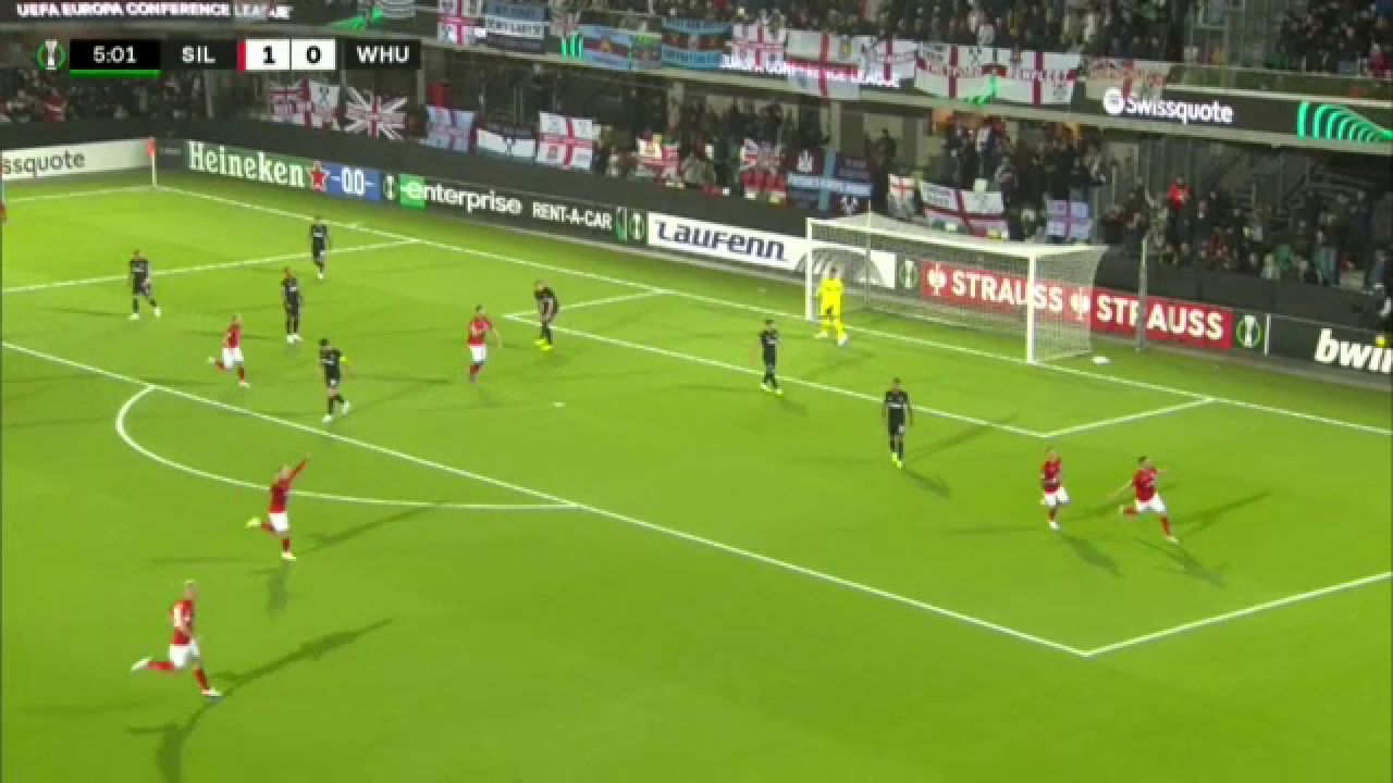 Silkeborg a înscris un gol fantastic împotriva lui West Ham. Londonezii au fost făcuți șah mat în propriul careu_14