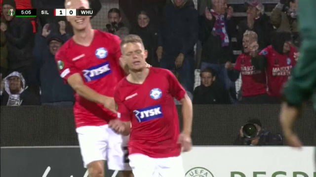 Silkeborg a înscris un gol fantastic împotriva lui West Ham. Londonezii au fost făcuți șah mat în propriul careu_17