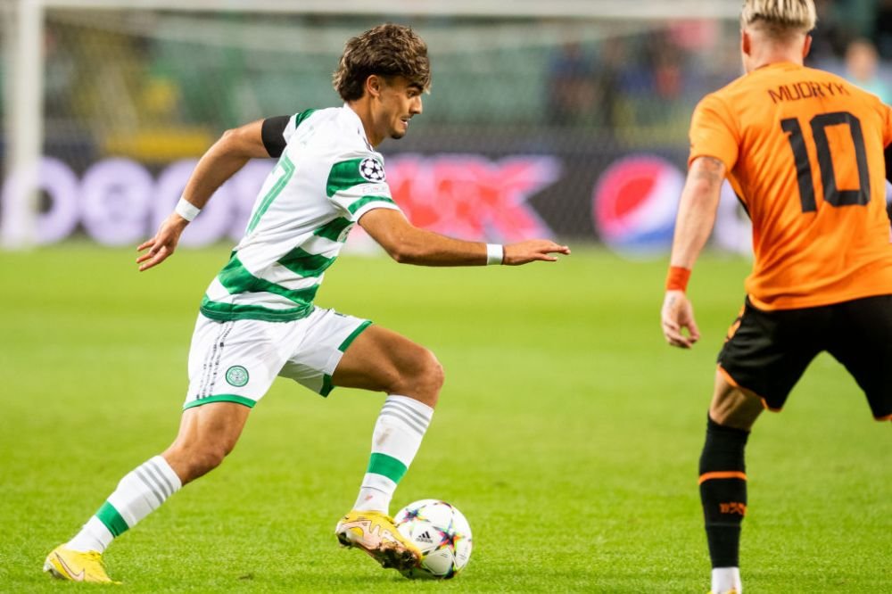 UEFA o va penaliza pe Celtic pentru un banner împotriva Reginei! Ce au făcut suporterii scoțieni_9