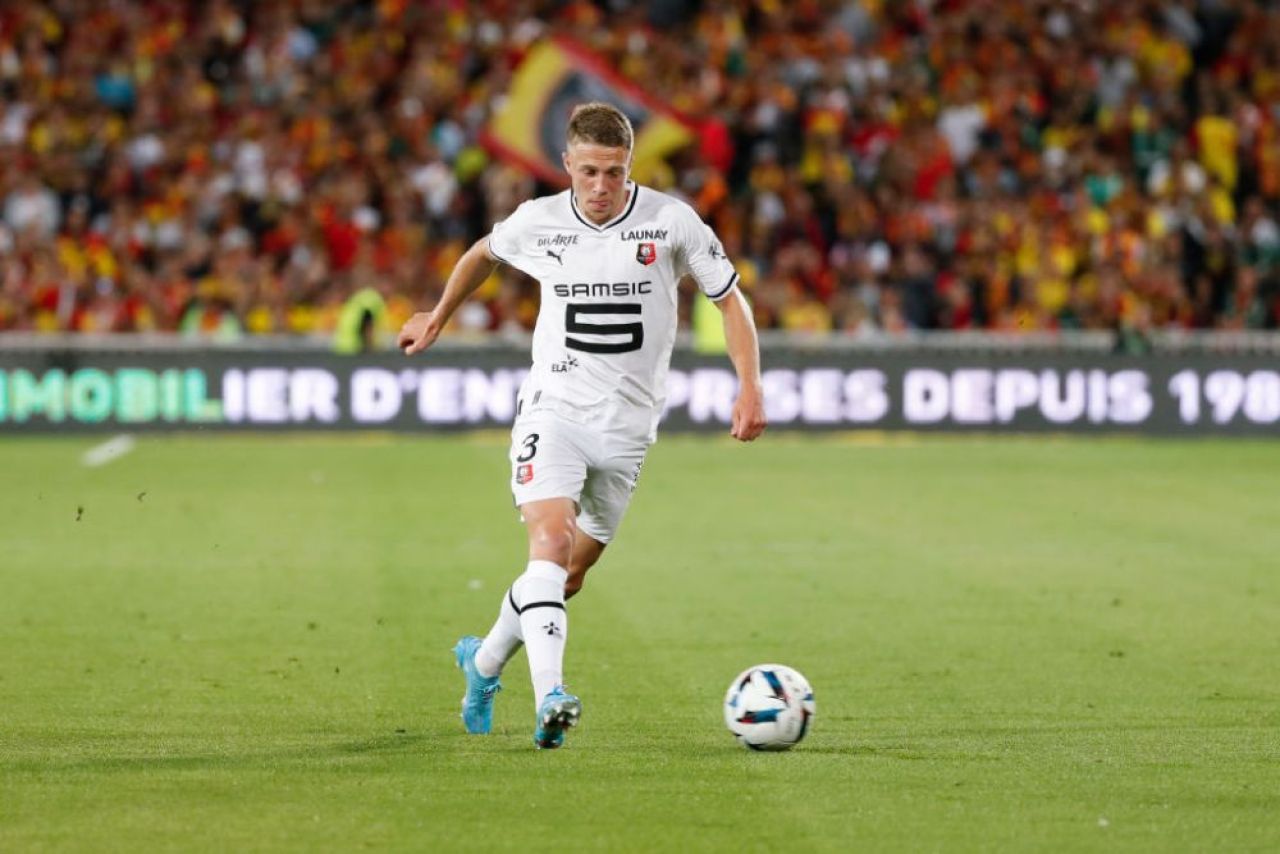 Parteneriat de lux la Stade Rennais! Clubul francez va fi îmbrăcat de către Balenciaga_5