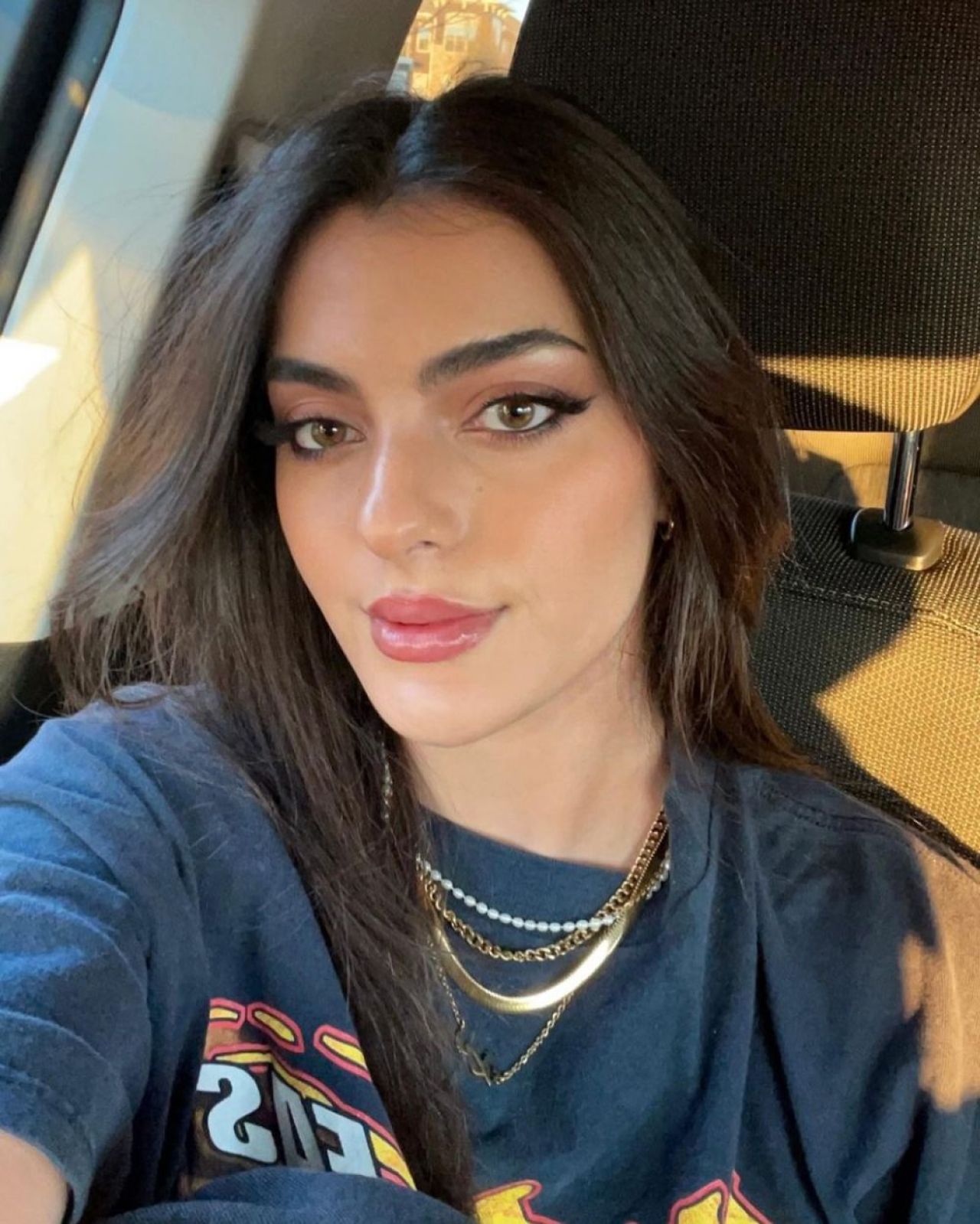 Ea e sportiva care va debuta ca model Victoria's Secret. Are o carieră de succes în sporturile cu motor și impresionează cu frumusețea sa_8