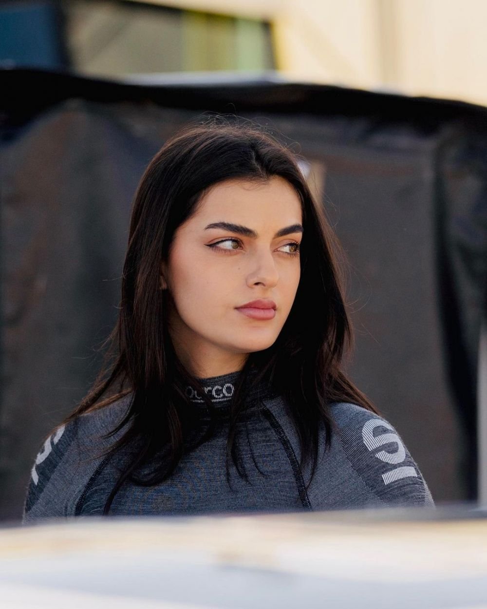Ea e sportiva care va debuta ca model Victoria's Secret. Are o carieră de succes în sporturile cu motor și impresionează cu frumusețea sa_12