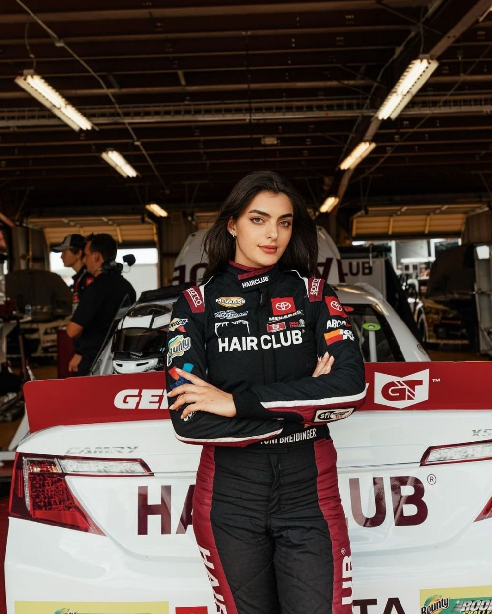Ea e sportiva care va debuta ca model Victoria's Secret. Are o carieră de succes în sporturile cu motor și impresionează cu frumusețea sa_16