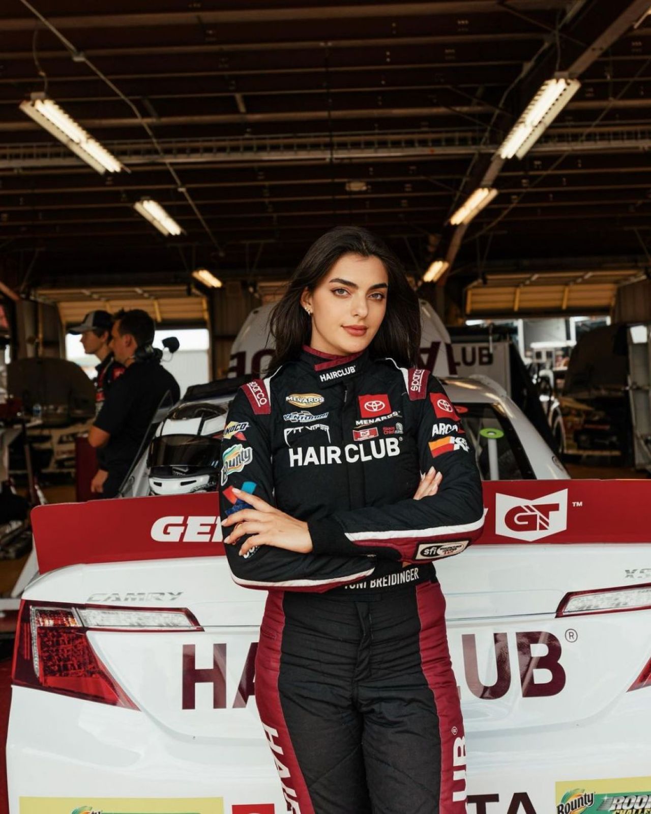 Ea e sportiva care va debuta ca model Victoria's Secret. Are o carieră de succes în sporturile cu motor și impresionează cu frumusețea sa_16
