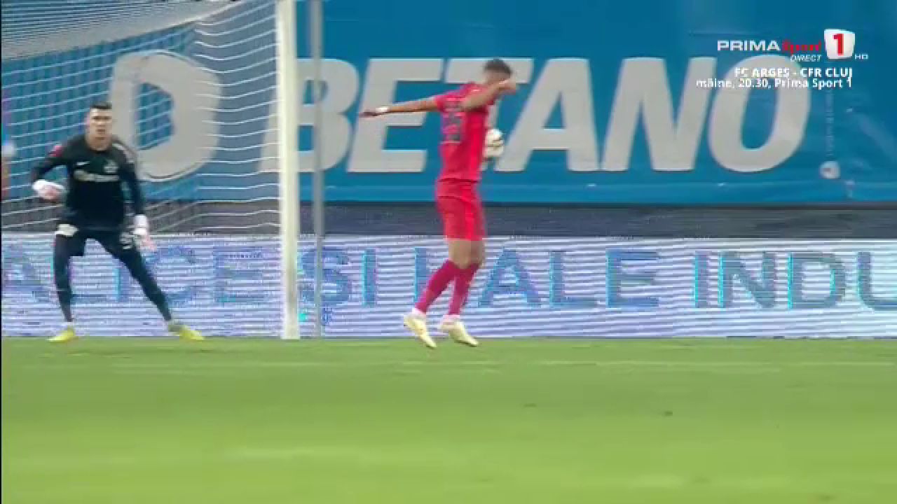 „Maradona” Oaidă a marcat autogolul sezonului! Mijlocașul central a dat un gol superb, doar că a greșit poarta_8