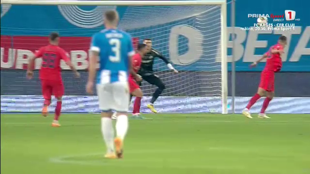 „Maradona” Oaidă a marcat autogolul sezonului! Mijlocașul central a dat un gol superb, doar că a greșit poarta_11