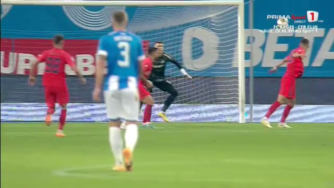 „Maradona” Oaidă a marcat autogolul sezonului! Mijlocașul central a dat un gol superb, doar că a greșit poarta_11